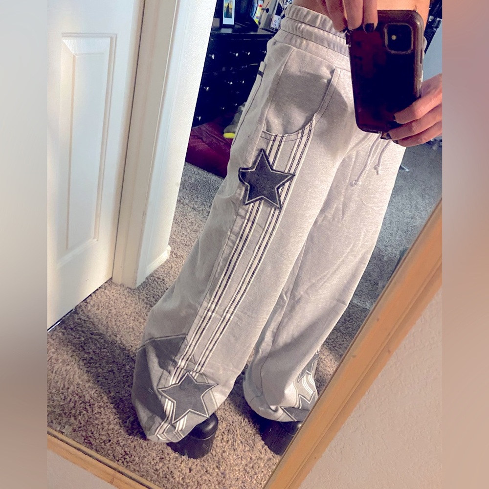 Delia’s Grey star wide leg sweats